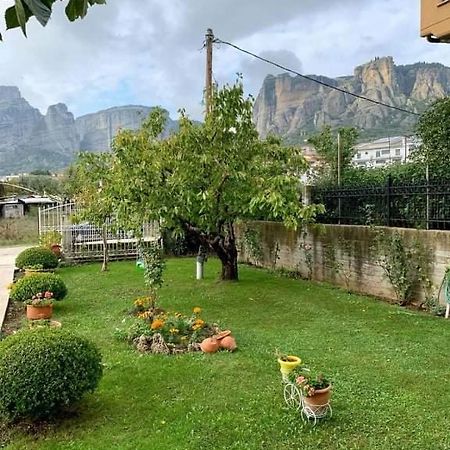 カランバカMeteora View Gardenアパートメント エクステリア 写真